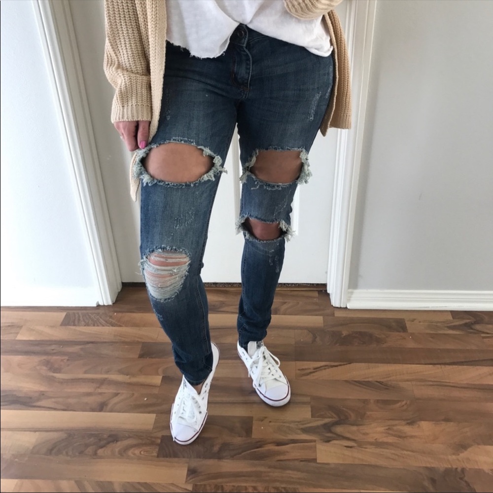 ✨Sale✨Distressed Jeans✨Reposh✨